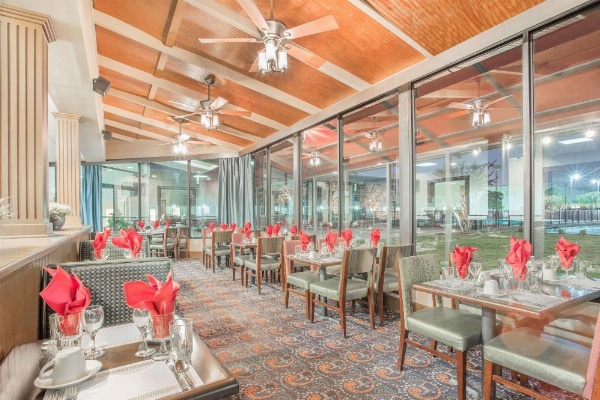 Ramada Plaza by Wyndham Fayetteville Fort Bragg Area image 16
